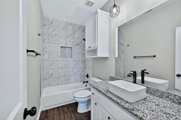 $1,500 | 320 West Bond Street, Denison, TX 75020