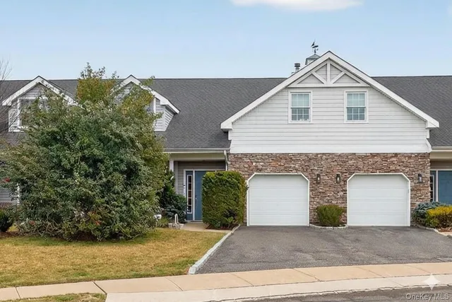 $1,500,000 | 14 Miro Place, Port Washington, NY 11050