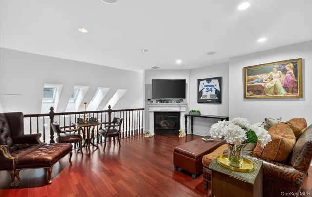 $1,500,000 | 14 Miro Place, Port Washington, NY 11050