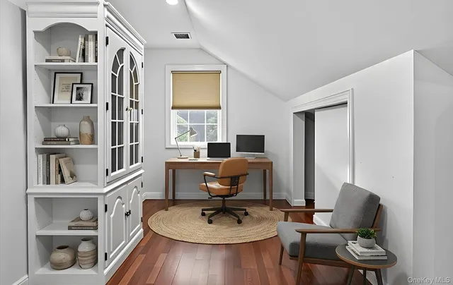 $1,500,000 | 14 Miro Place, Port Washington, NY 11050