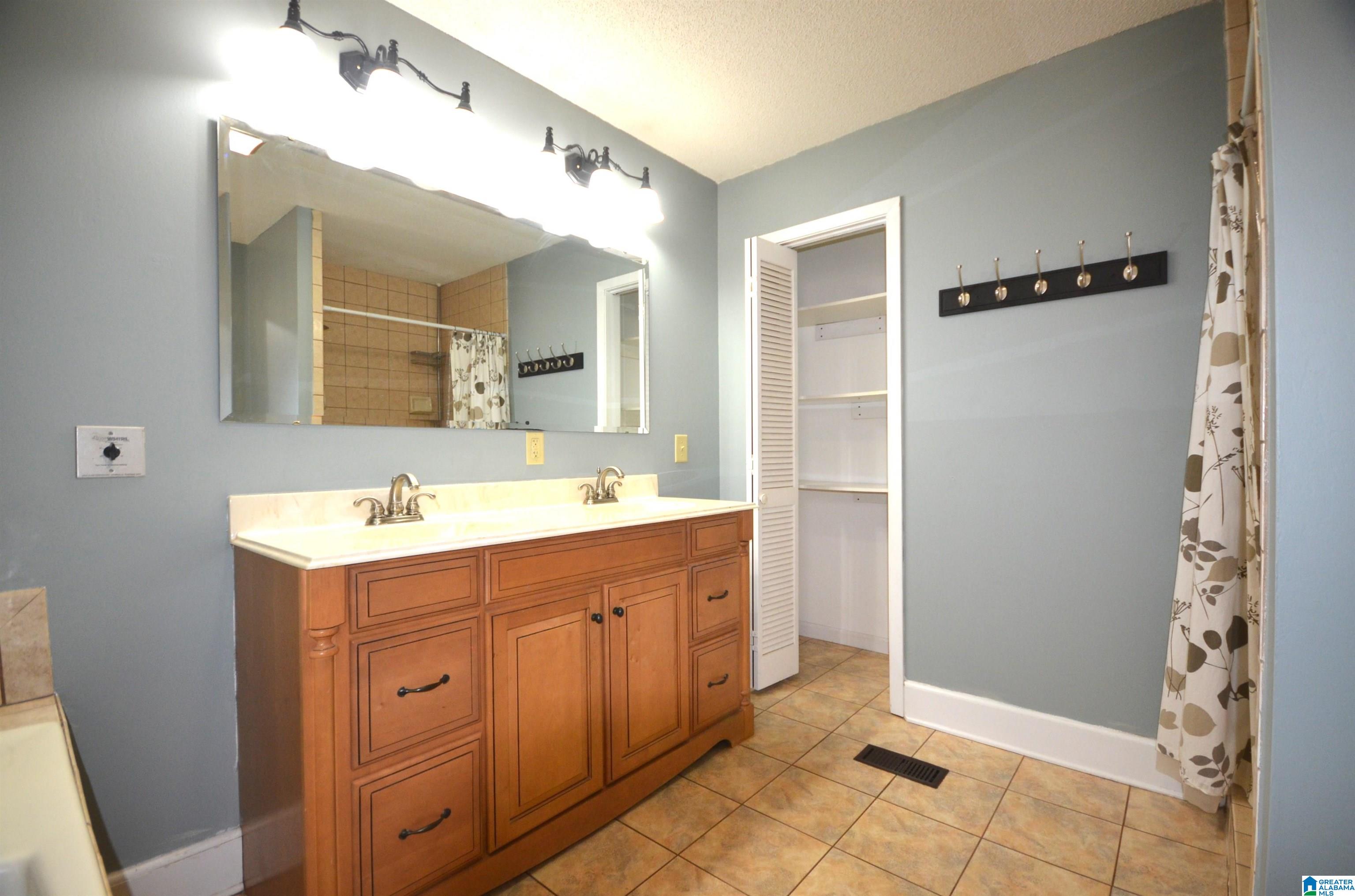 1918 Oakleaf Lane Arab, AL 35016 - Photo 17 of 32