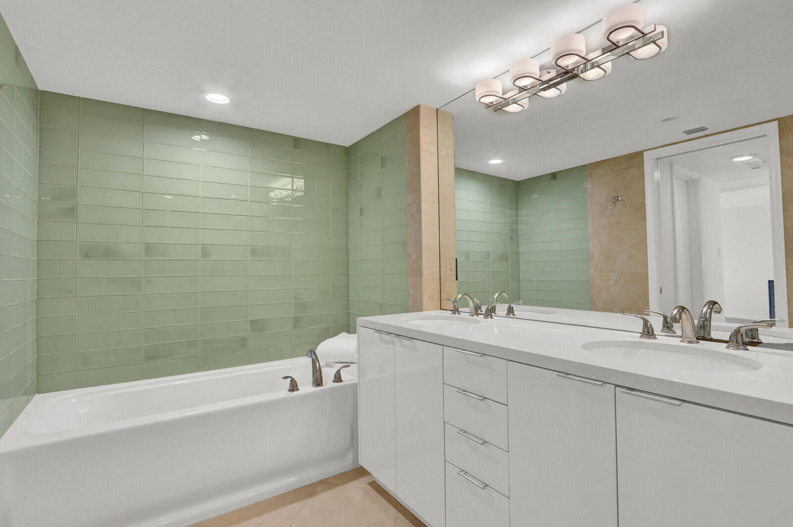 5380 North Ocean Drive, Unit 18A Singer Island, FL 33404 - Photo 25 of 46 23_IMG_6821_mls