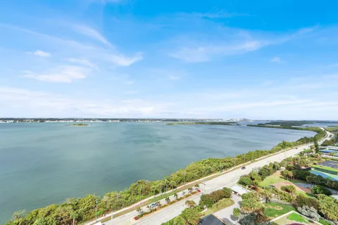 $835,000 | 5380 North Ocean Drive, Unit 18A, Singer Island, FL 33404