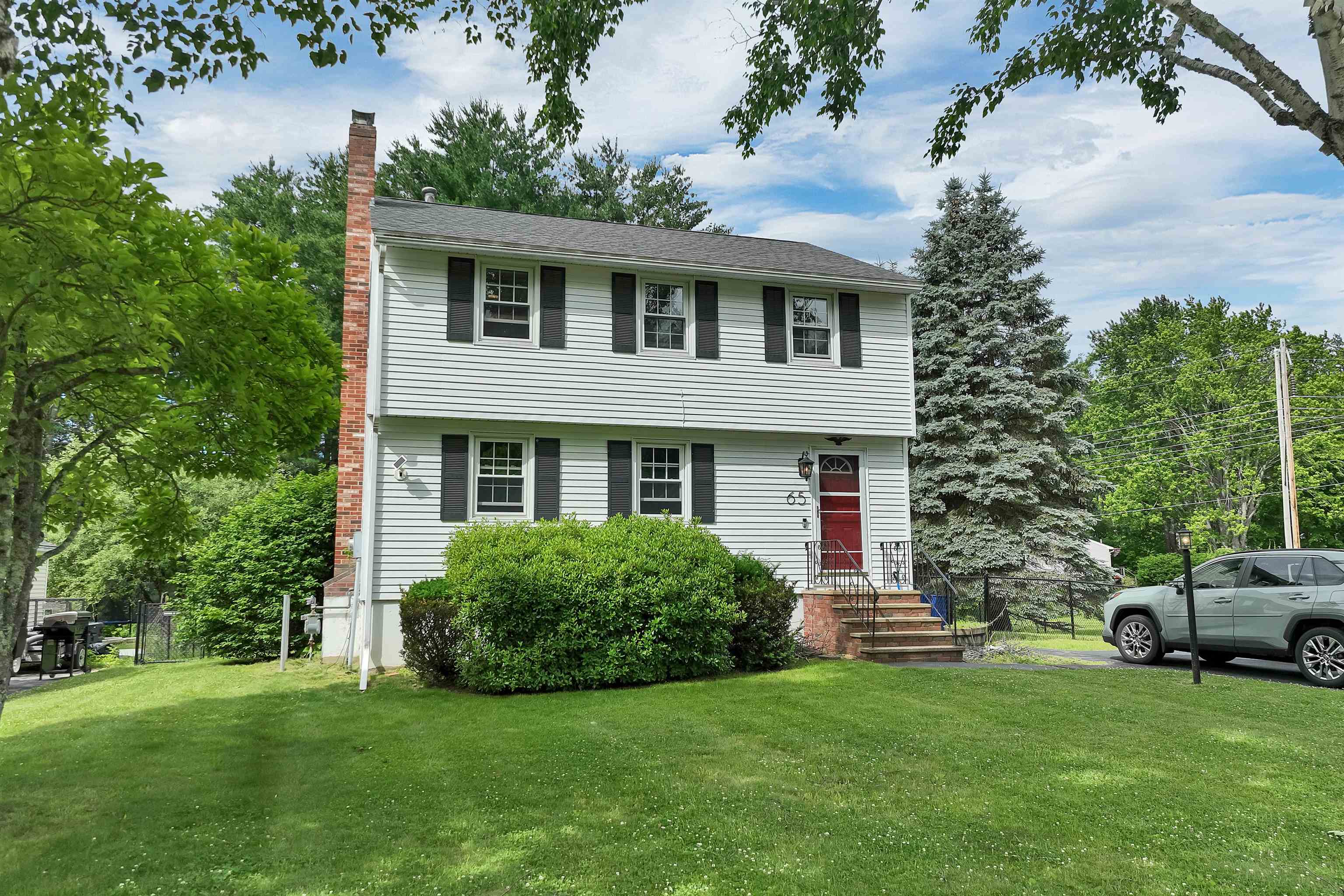 65 Toftree Lane Dover, NH 03820 - Photo 2 of 20