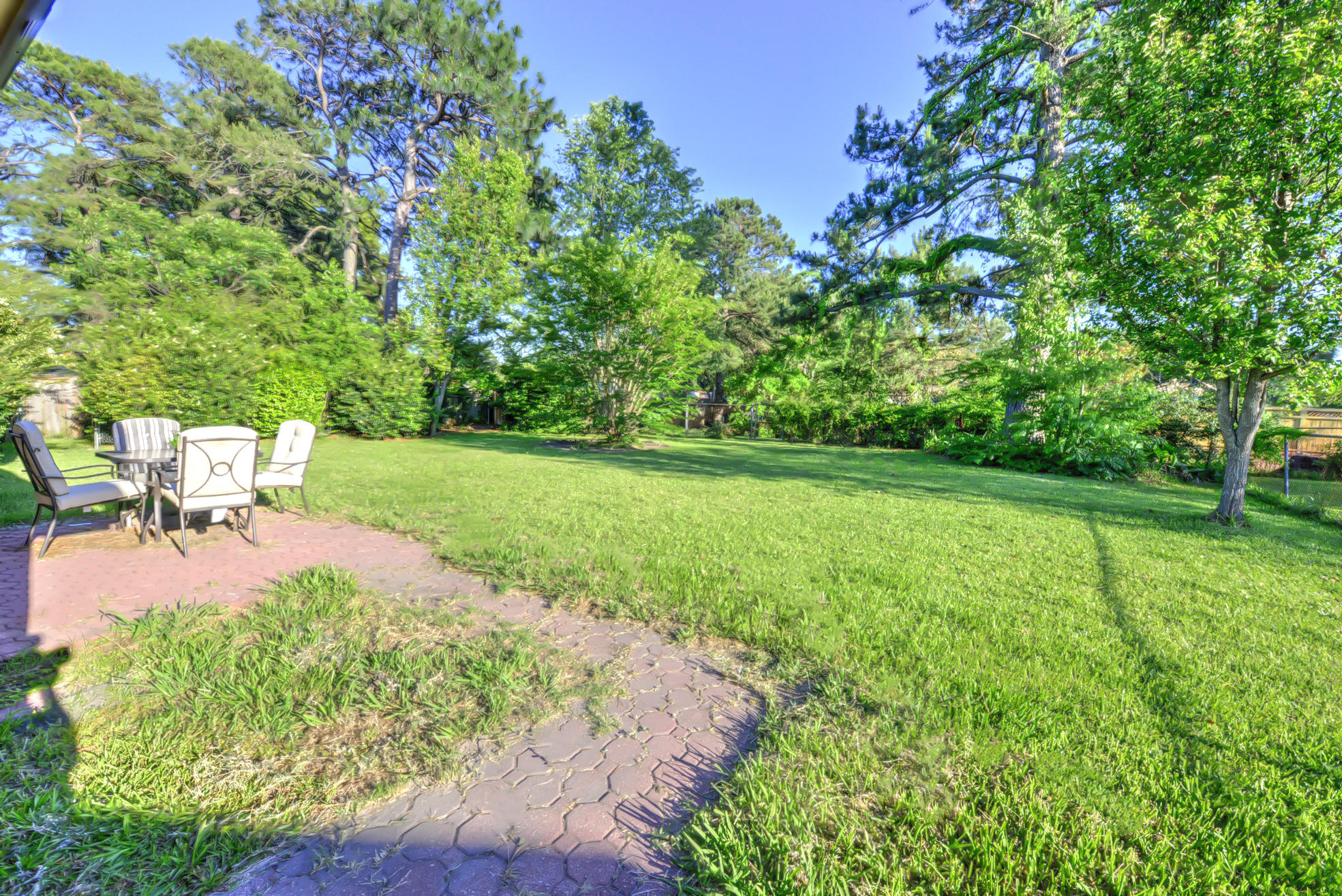 712 Beauregard Road Summerville, SC 29486 - Photo 3 of 21 Back yard