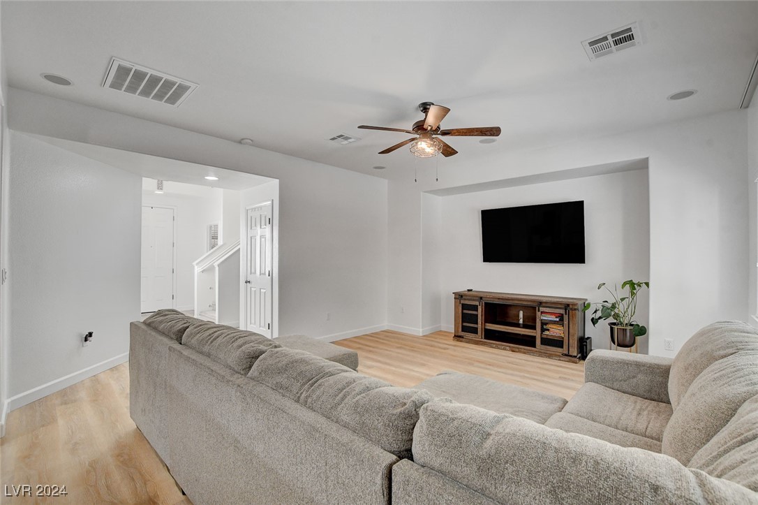 10585 Cave Ridge Street Las Vegas, NV 89179 - Photo 7 of 32 Gallery Image 7