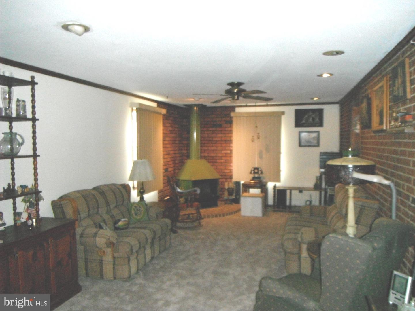7638 Waters Road Cheltenham, PA 19012 - Photo 8 of 22 Family Room