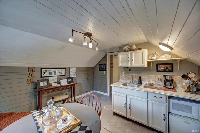 $499,900 | 3615 East Post Road, Bloomington, IN 47408