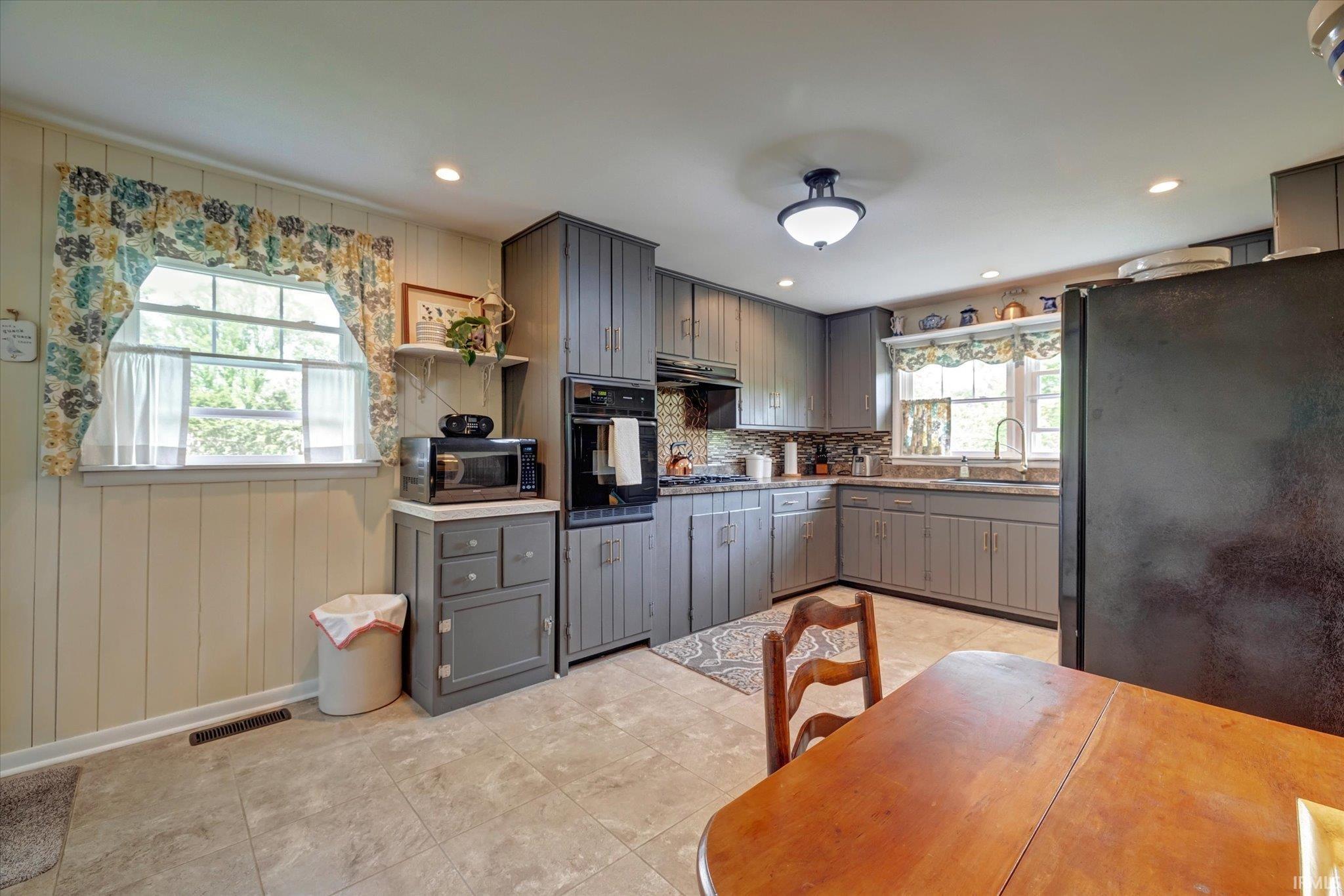 3615 East Post Road Bloomington, IN 47408 - Photo 10 of 32