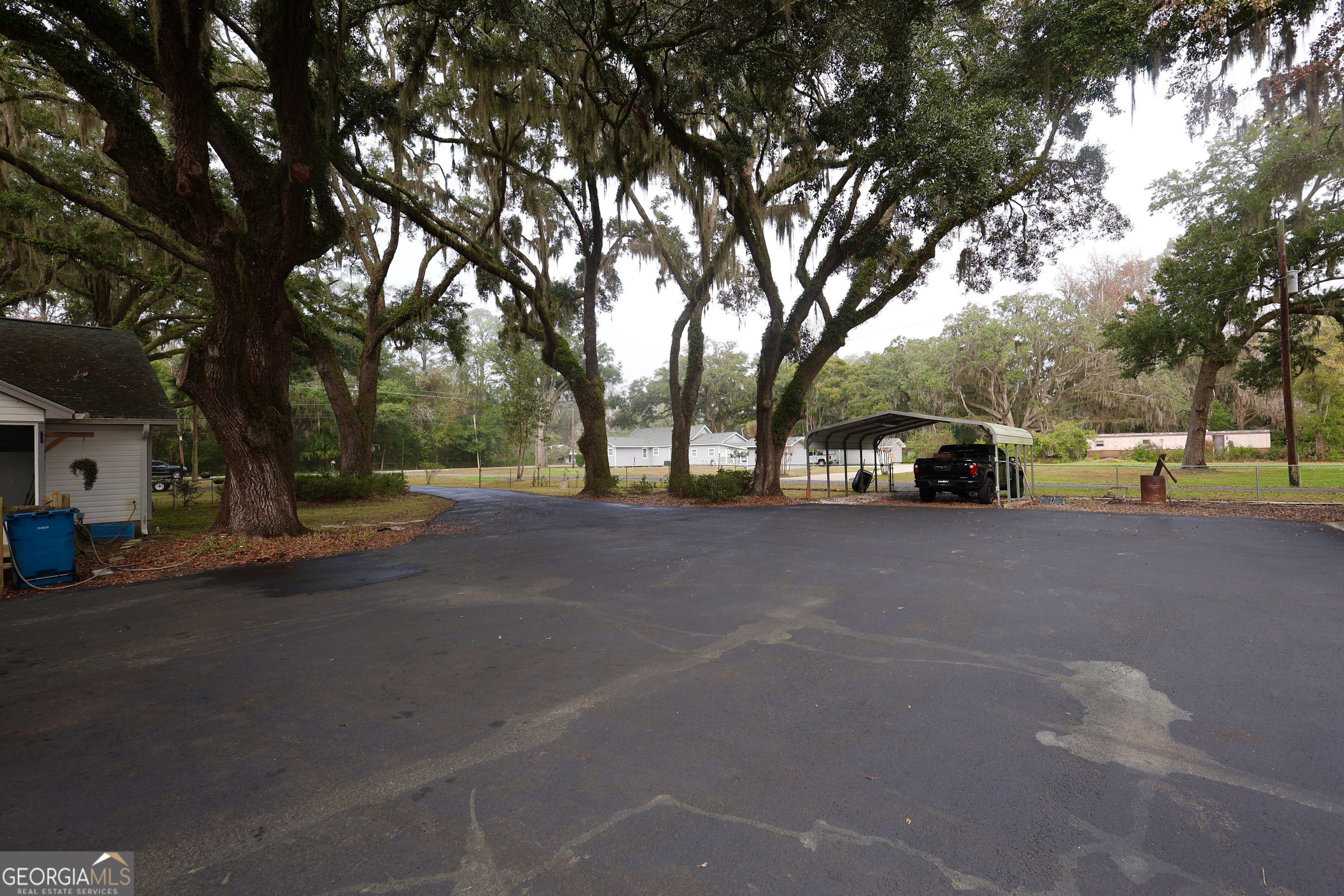 950 Old Jesup Road Brunswick, GA 31520 - Photo 5 of 20 a view of road with trees