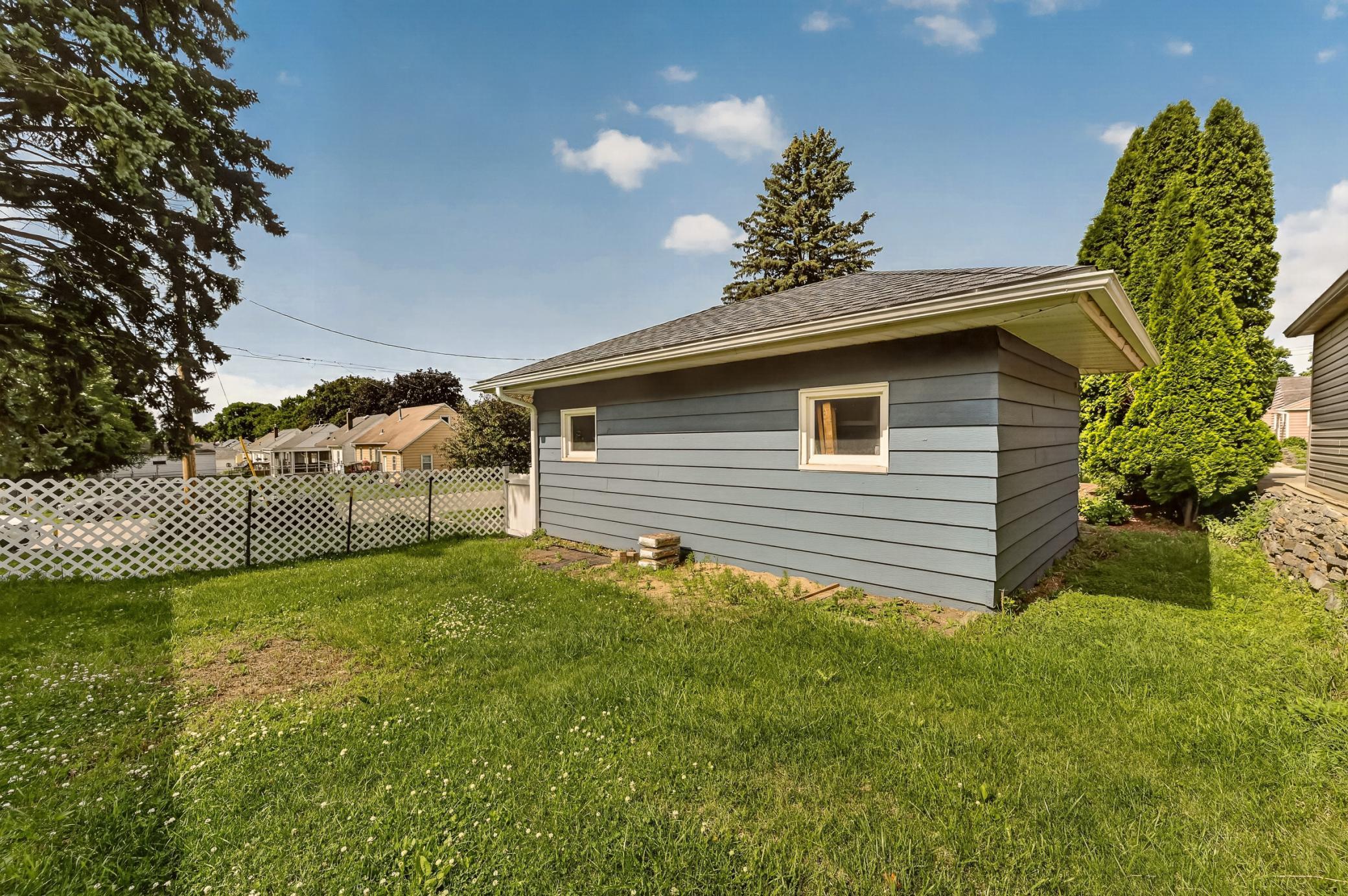 1401 10th Street Northeast Rochester, MN 55906 - Photo 4 of 36