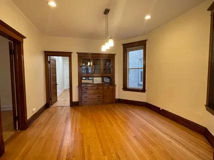 $2,500 | 1613 West Berwyn Avenue, Unit 1, Chicago, IL 60640