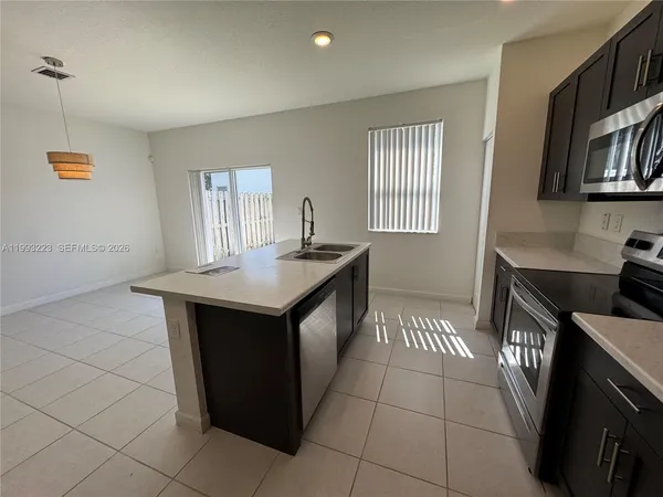 $2,549 | 1110 Southeast 27th Street, Unit 1110, Homestead, FL 33035