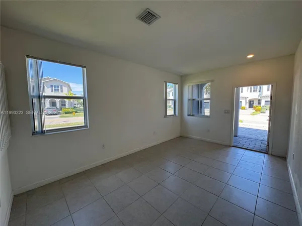 $2,549 | 1110 Southeast 27th Street, Unit 1110, Homestead, FL 33035