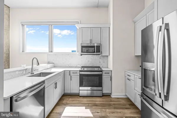 $798,000 | 113 North Bread Street, Unit 3A9, Philadelphia, PA 19106