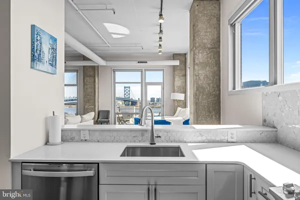 $798,000 | 113 North Bread Street, Unit 3A9, Philadelphia, PA 19106