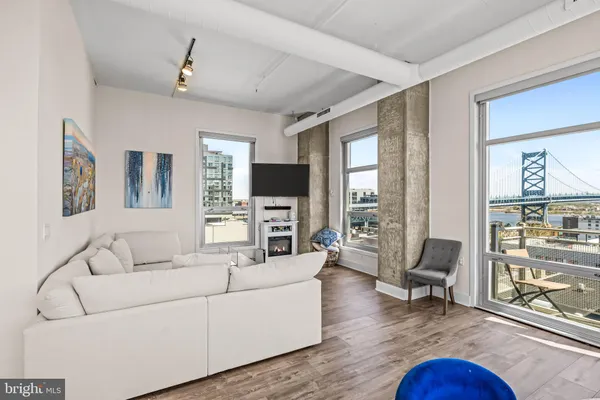 $798,000 | 113 North Bread Street, Unit 3A9, Philadelphia, PA 19106