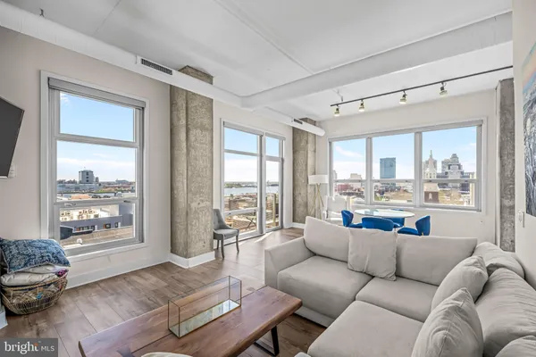 $798,000 | 113 North Bread Street, Unit 3A9, Philadelphia, PA 19106