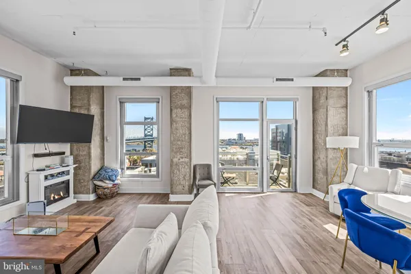$798,000 | 113 North Bread Street, Unit 3A9, Philadelphia, PA 19106