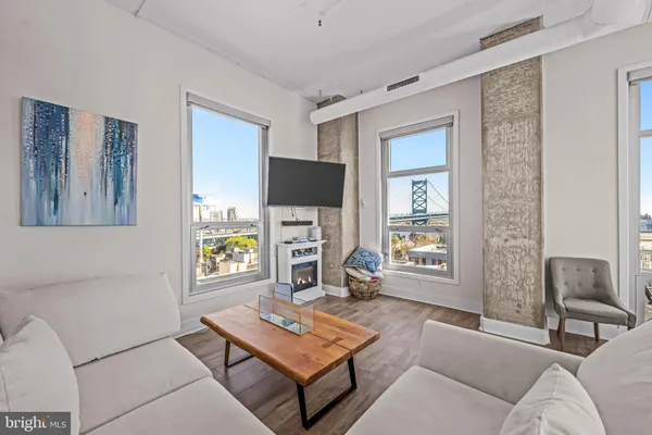 $798,000 | 113 North Bread Street, Unit 3A9, Philadelphia, PA 19106