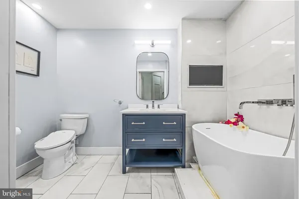 $798,000 | 113 North Bread Street, Unit 3A9, Philadelphia, PA 19106