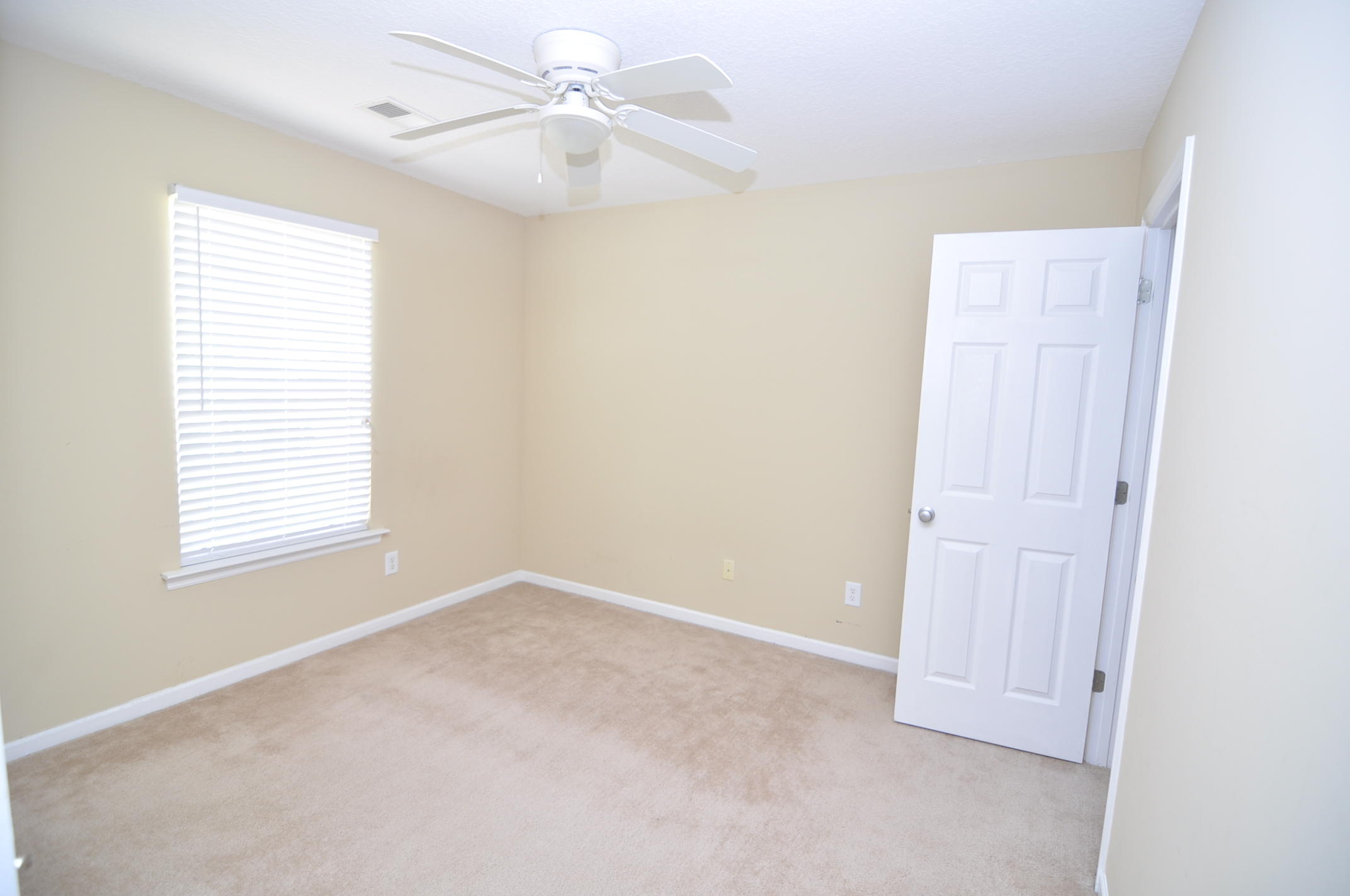 7884 Montview Road North Charleston, SC 29418 - Photo 9 of 13 _DSC0086