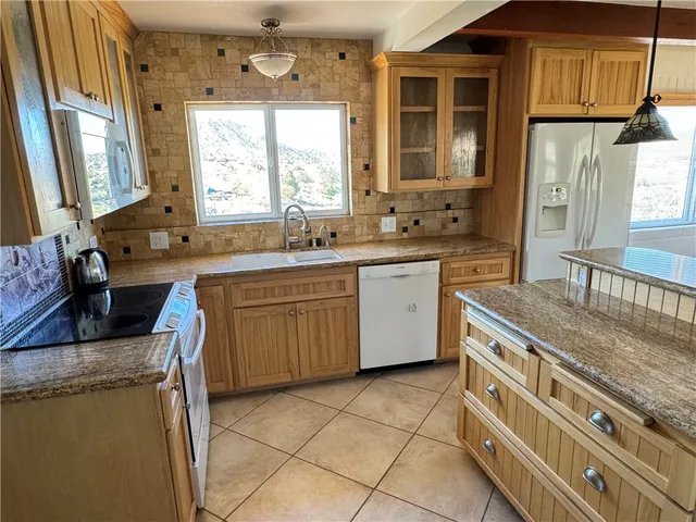 $3,650 | 32615 Calle Del Roja, Acton, CA 93510