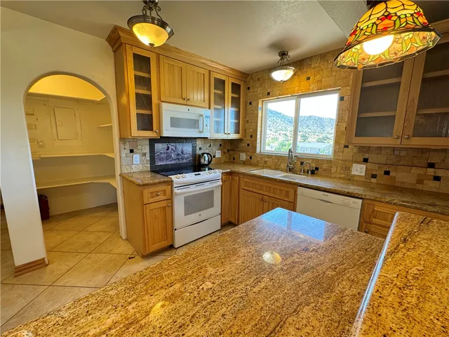 $3,650 | 32615 Calle Del Roja, Acton, CA 93510