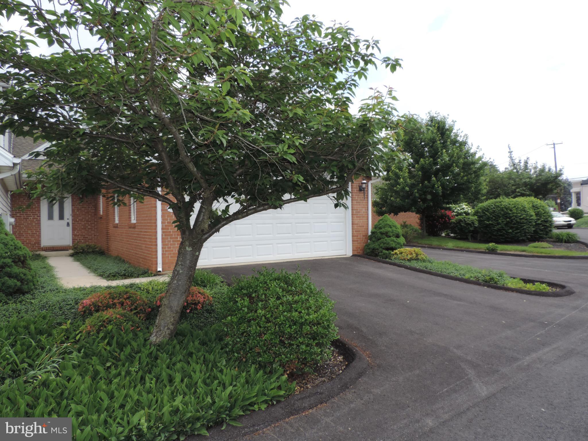 387 Tri Hill Road York, PA 17403 - Photo 2 of 27 Gallery Image 2