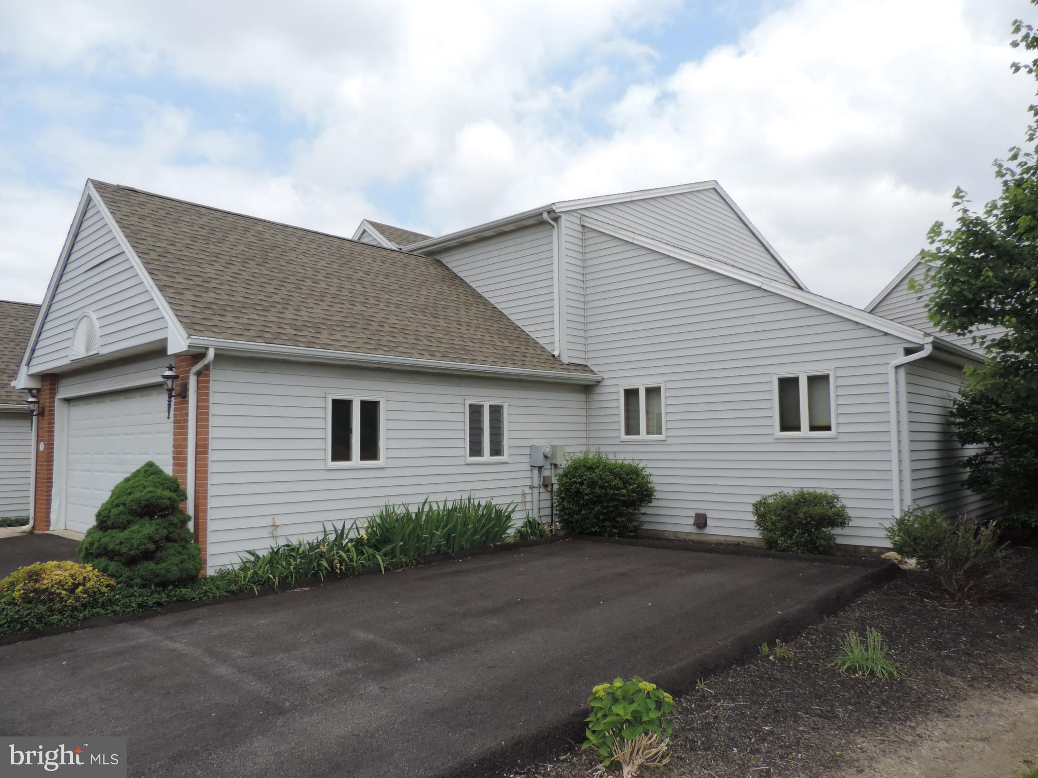 387 Tri Hill Road York, PA 17403 - Photo 4 of 27 Gallery Image 4