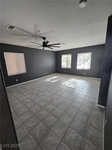 $2,300 | 10005 Calabasas Avenue, Las Vegas, NV 89117