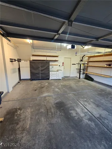 $2,300 | 10005 Calabasas Avenue, Las Vegas, NV 89117