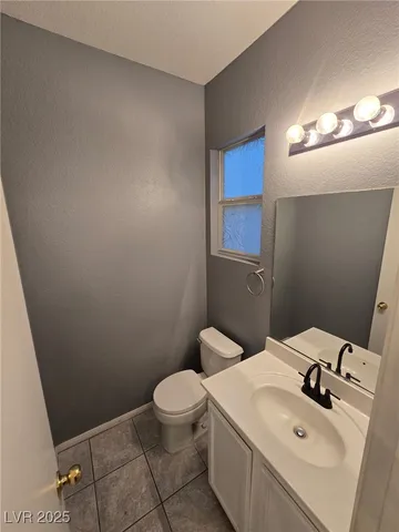 $2,300 | 10005 Calabasas Avenue, Las Vegas, NV 89117