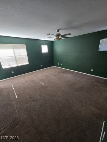 $2,500 | 10005 Calabasas Avenue, Las Vegas, NV 89117