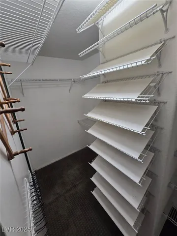 $2,300 | 10005 Calabasas Avenue, Las Vegas, NV 89117