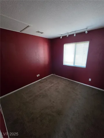 $2,300 | 10005 Calabasas Avenue, Las Vegas, NV 89117