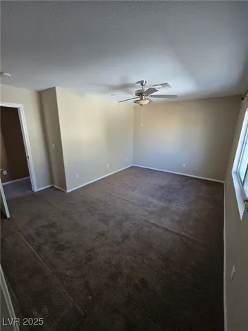 $2,300 | 10005 Calabasas Avenue, Las Vegas, NV 89117