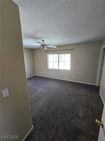 $2,300 | 10005 Calabasas Avenue, Las Vegas, NV 89117