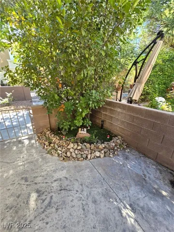 $2,500 | 10005 Calabasas Avenue, Las Vegas, NV 89117