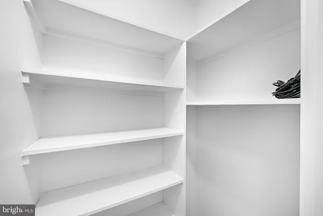 $498,750 | 8380 Greensboro Drive, Unit 221, McLean, VA 22102