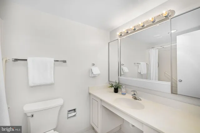 $498,750 | 8380 Greensboro Drive, Unit 221, McLean, VA 22102