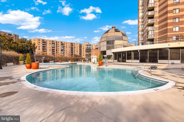 $498,750 | 8380 Greensboro Drive, Unit 221, McLean, VA 22102