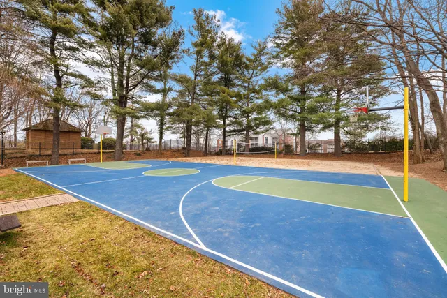 $498,750 | 8380 Greensboro Drive, Unit 221, McLean, VA 22102