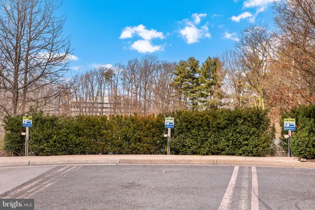 $498,750 | 8380 Greensboro Drive, Unit 221, McLean, VA 22102