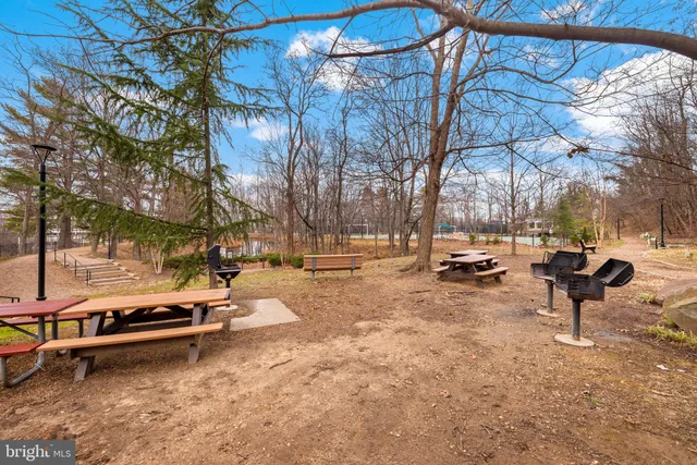 $498,750 | 8380 Greensboro Drive, Unit 221, McLean, VA 22102