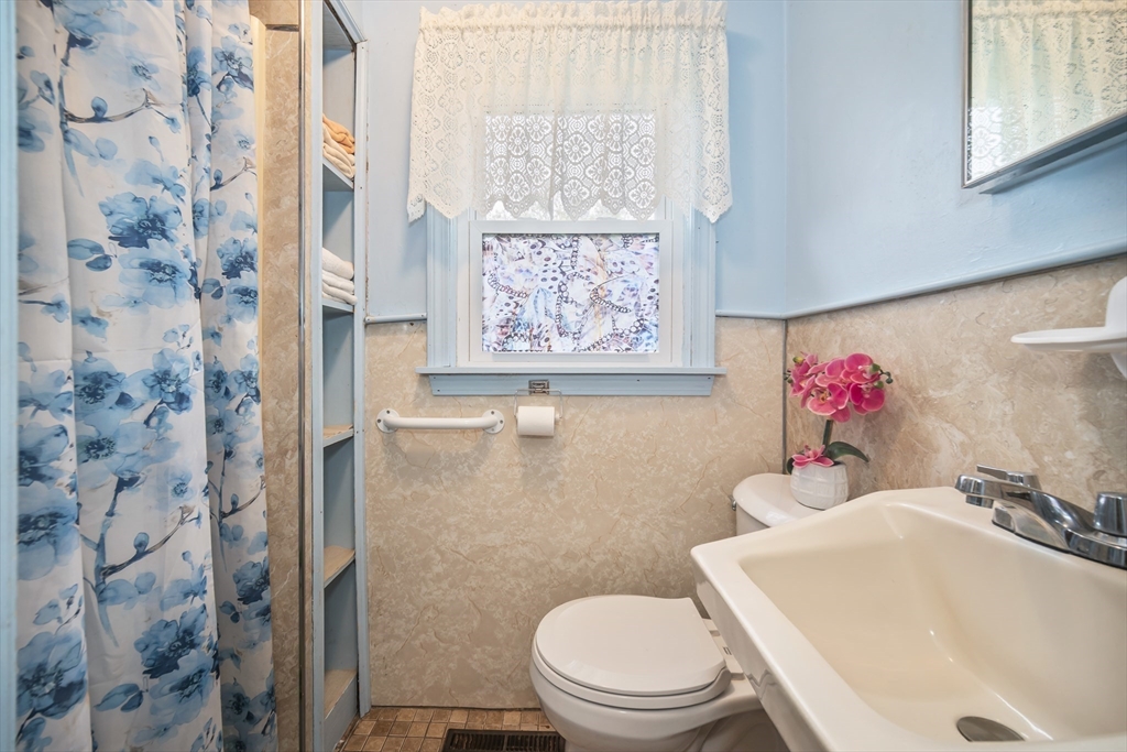 105 Ann Vinal Road Scituate, MA 02066 - Photo 24 of 26