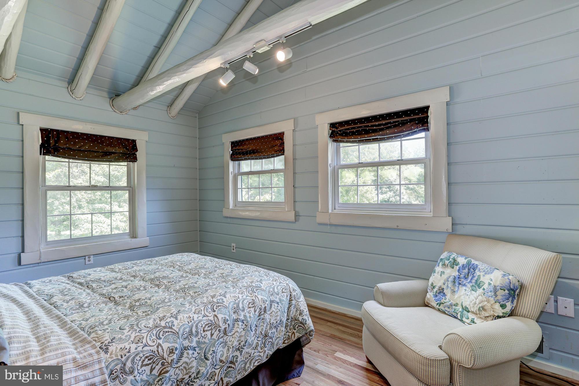 18099 Raven Rocks Road Bluemont, VA 20135 - Photo 17 of 30 Third Bedroom with shared bath