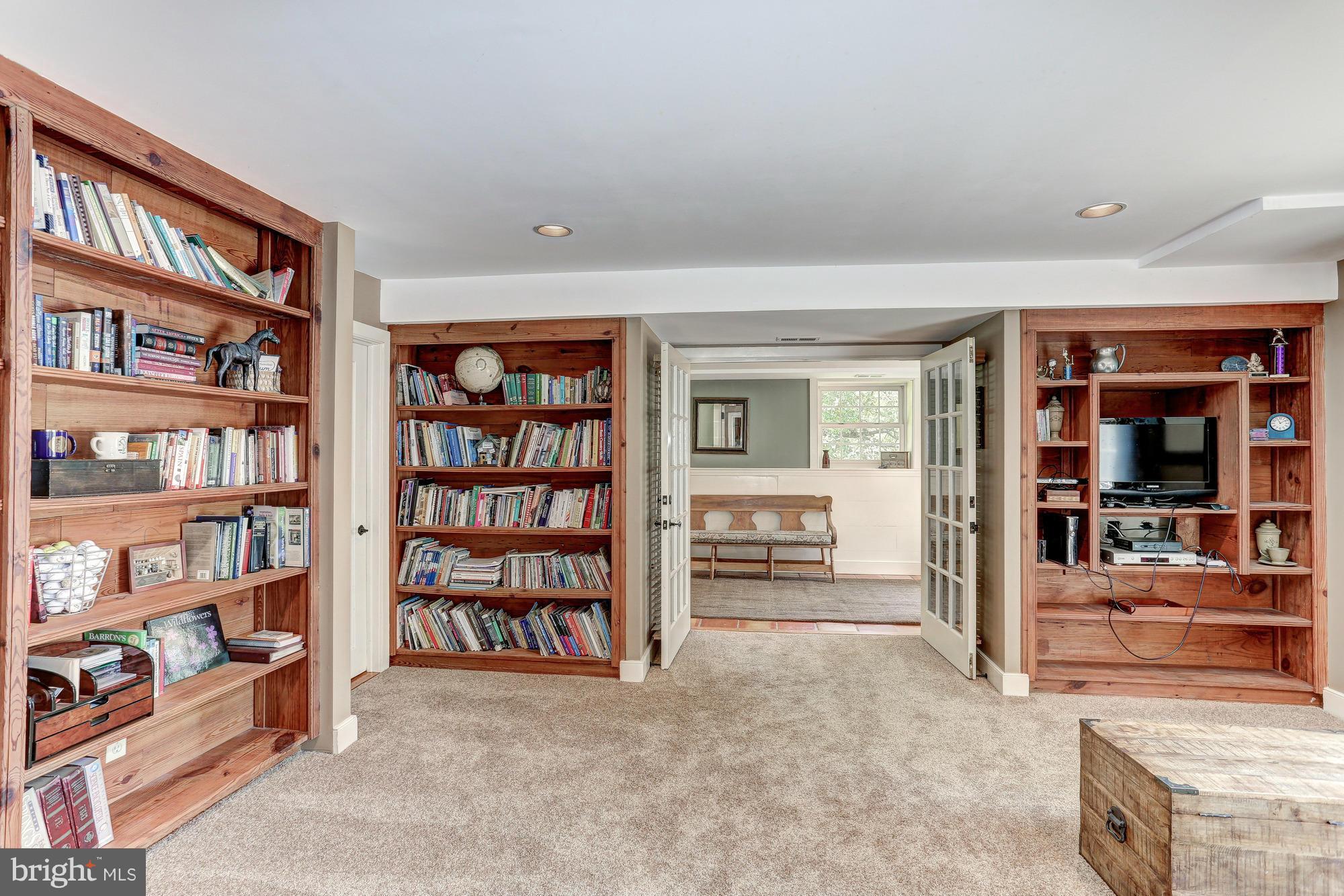 18099 Raven Rocks Road Bluemont, VA 20135 - Photo 20 of 30 Office/Den with built ins