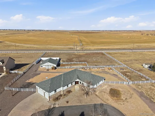 a picture of a wall with a picture of a wall