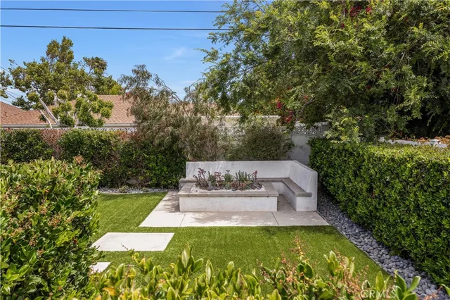 $9,500 | 368 Costa Mesa Street, Costa Mesa, CA 92627